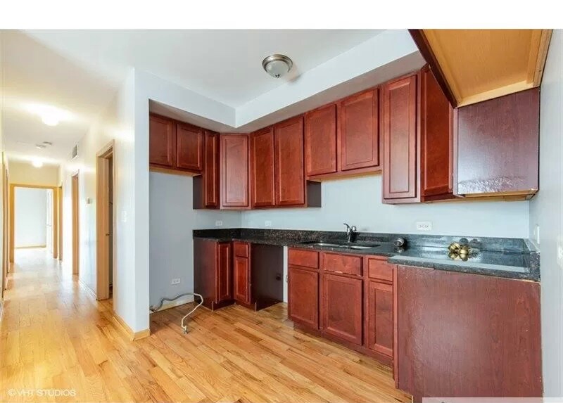 Building Photo - 3905 W Van Buren St