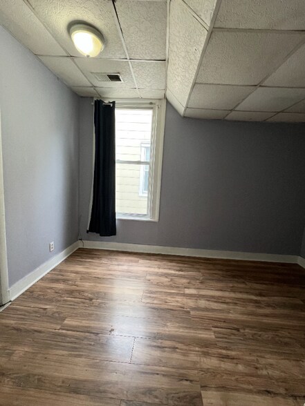 Building Photo - 583 Washington Ave