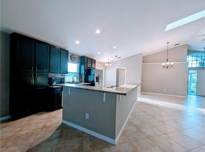 Large new oversized pantry - 562 SW Saint Martins Cv