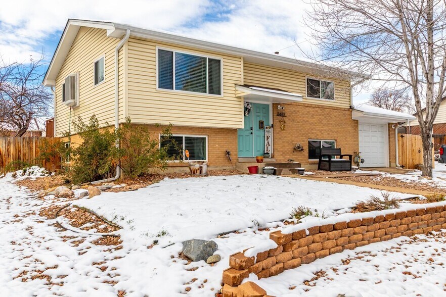 Building Photo - 11487 Larson Ln