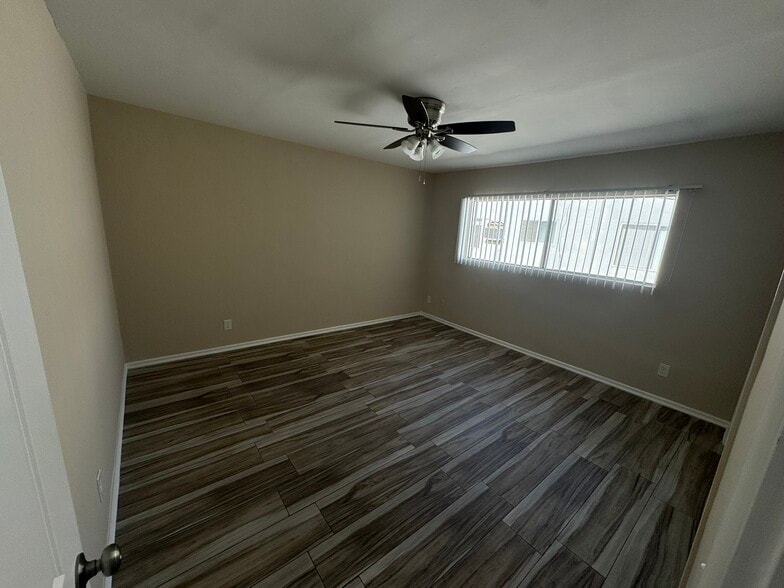 Building Photo - 5545 Carlton Way