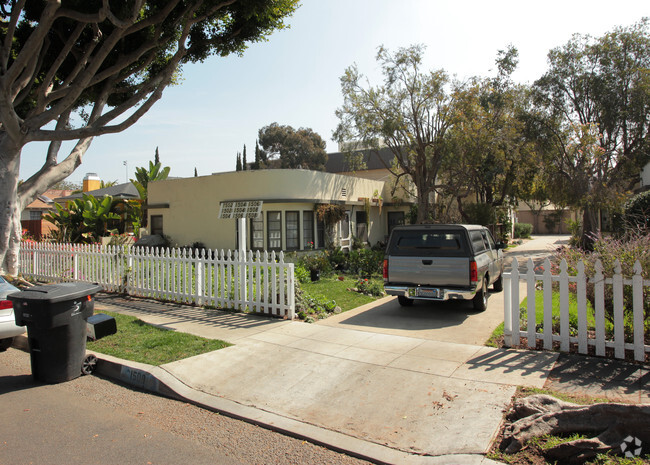 Building Photo - 1502 Maple Street