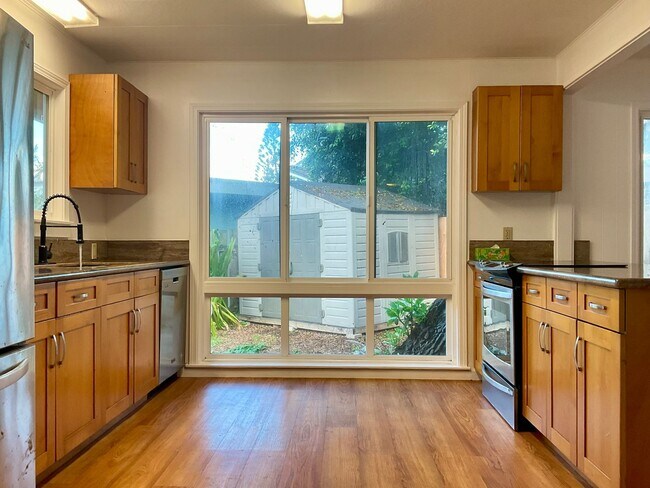 Building Photo - Beautiful, Bright & Airy Beach House--3Beds, 2Baths with Yard