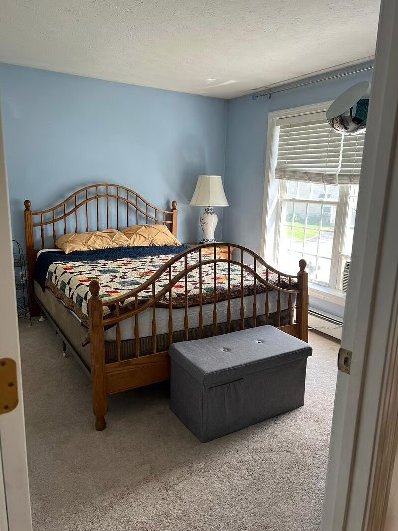 2nd bedroom with queen bed - 207 Pasture Dr