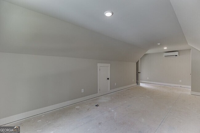 Building Photo - 125 Rains Rd