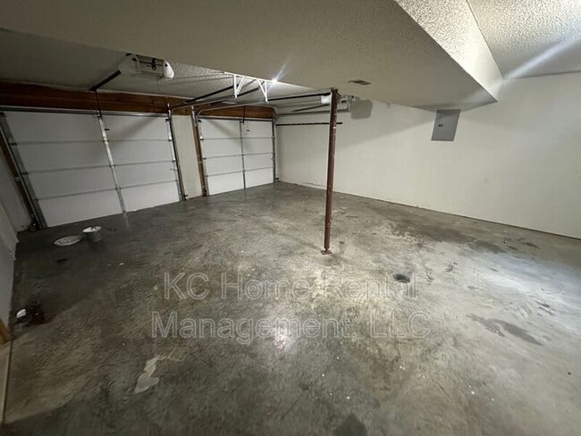 Building Photo - 7324 N Oakland Ave