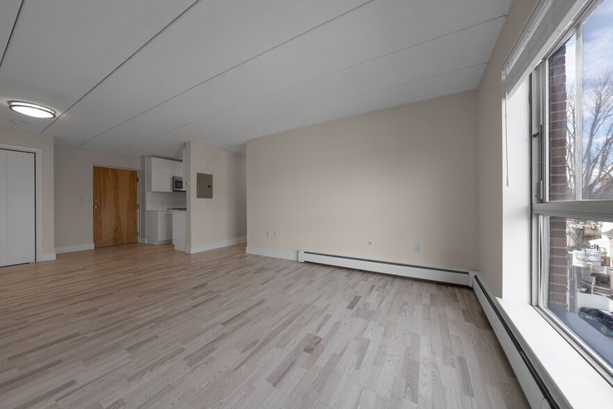 Building Photo - 21 Trowbridge St
