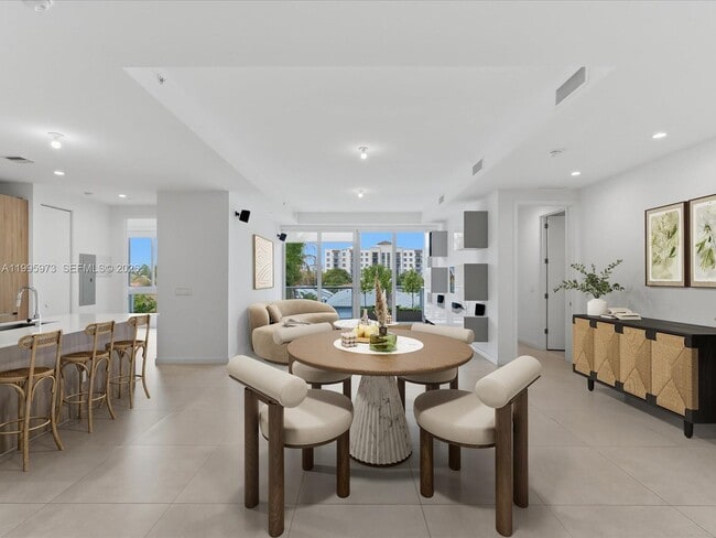 Building Photo - 529 SW 11th St