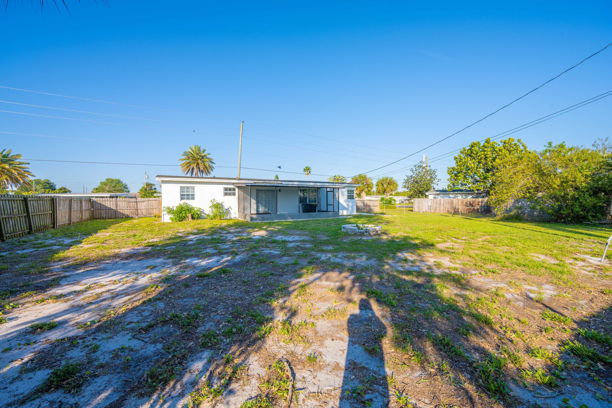 Building Photo - 1011 Bianca Dr NE