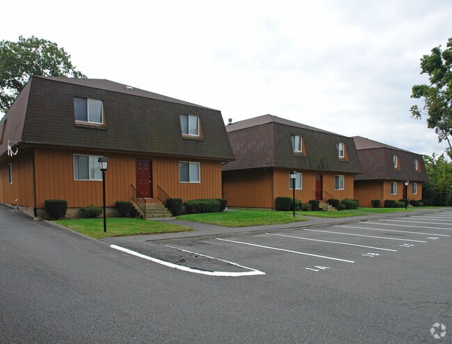 Building Photo - Cottage Hill 65