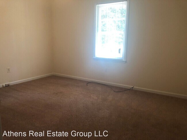 Building Photo - 2 br, 1 bath House - 410 Timothy Road