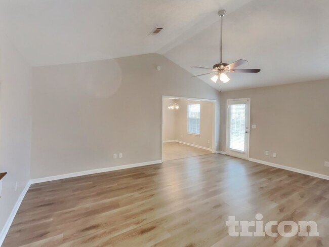 Building Photo - 1811 Packard Ct