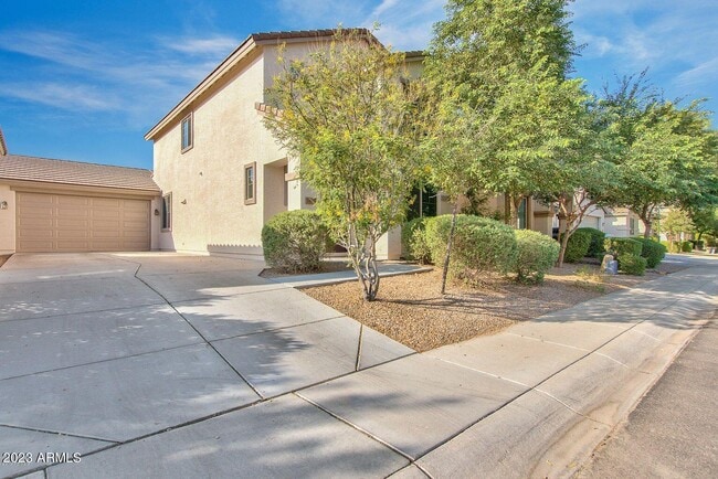 Building Photo - 1675 W Pelican Dr