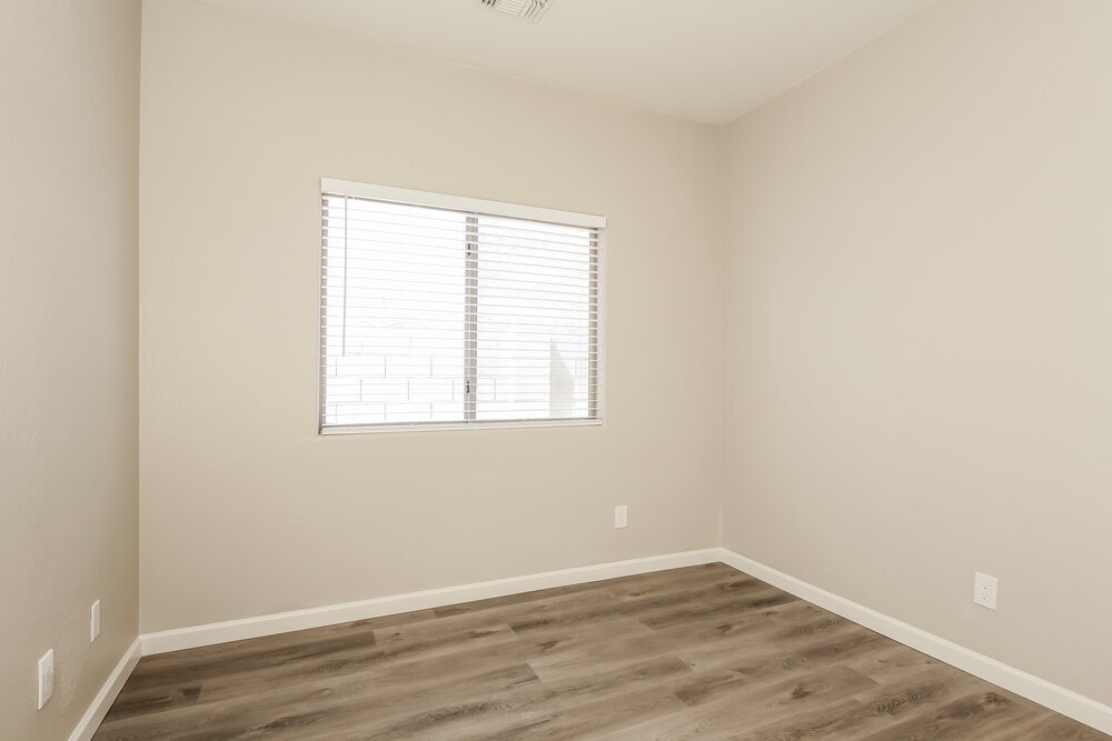 Building Photo - 1607 S 79th Ln