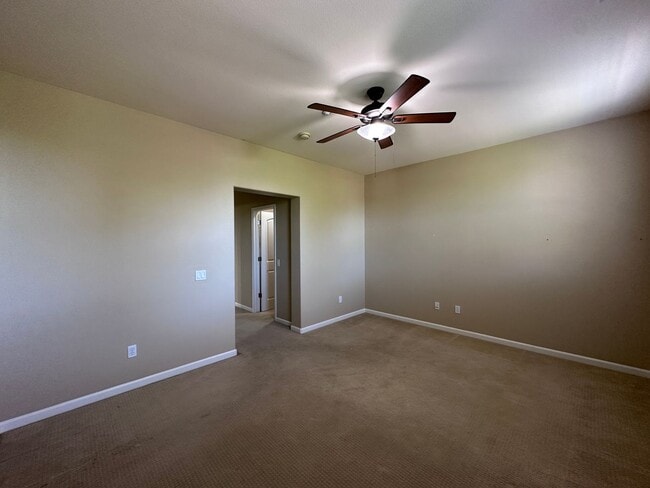 Building Photo - 3/3 Tri Level Berryessa Beauty is ready for YOU!