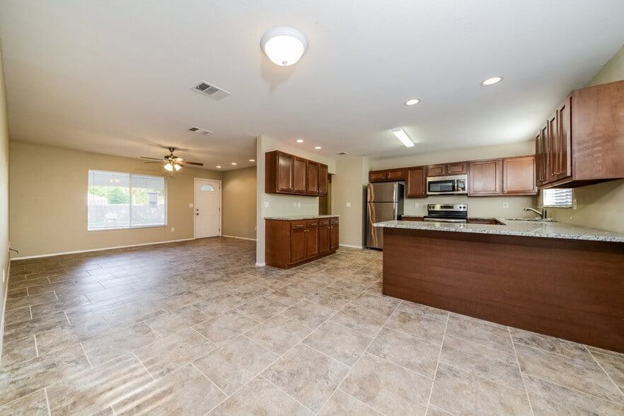 Building Photo - 5192 Cambay St