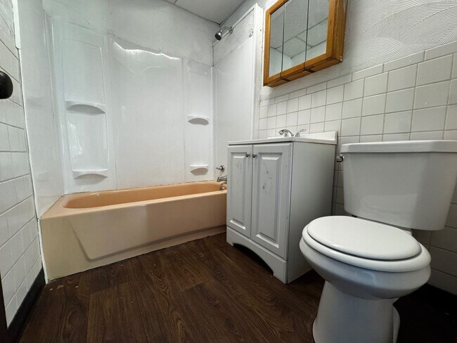 Building Photo - 12633 Edmonton Ave