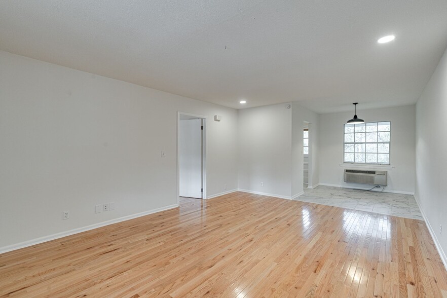 Building Photo - 2845 Dayton Blvd