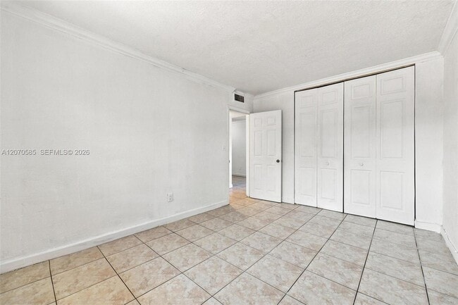 Building Photo - 1245 W 24th St