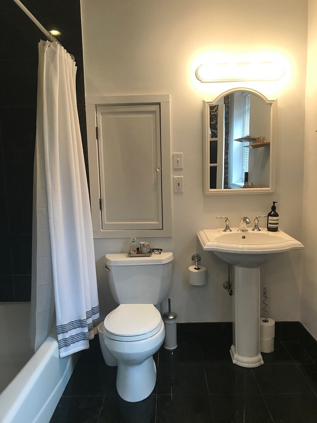 Building Photo - 93 Marion St