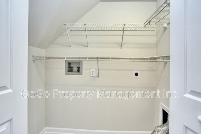 Building Photo - 103 Bumble Cir