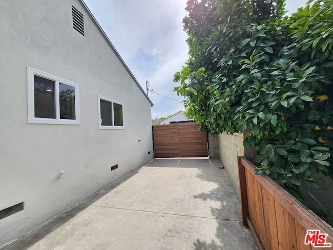 Building Photo - 6639 Chimineas Ave