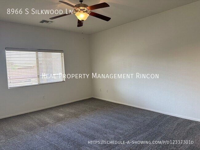 Building Photo - FRESH AND READY!! VAIL SCHOOLS TOO!!3 bed/...