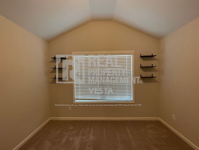 Building Photo - 109 Hidesta Ct