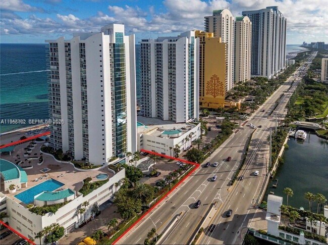 Building Photo - 16445 Collins Ave