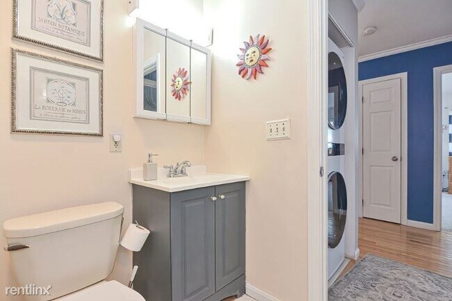 Building Photo - 2 br, 1 bath Condo - 30 Abbey Rd 208 Unit 208