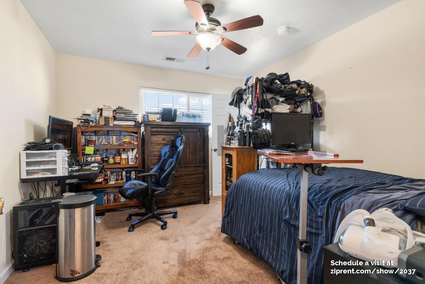 Building Photo - Unit