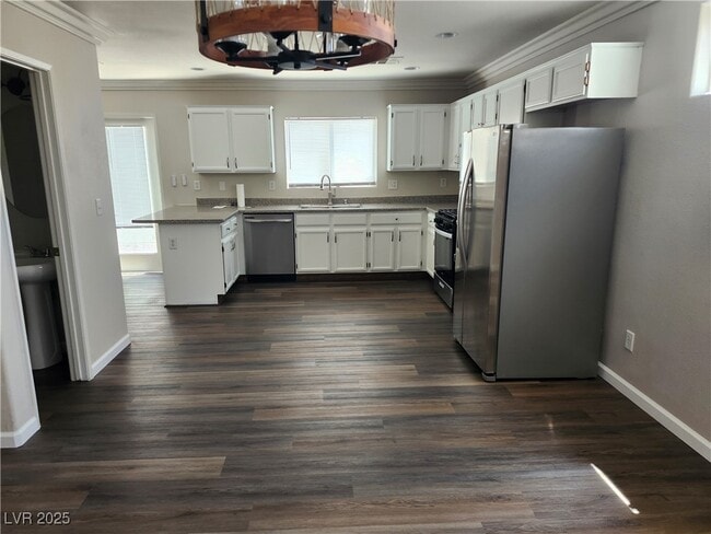 Building Photo - 5165 Paradise Skies Ave