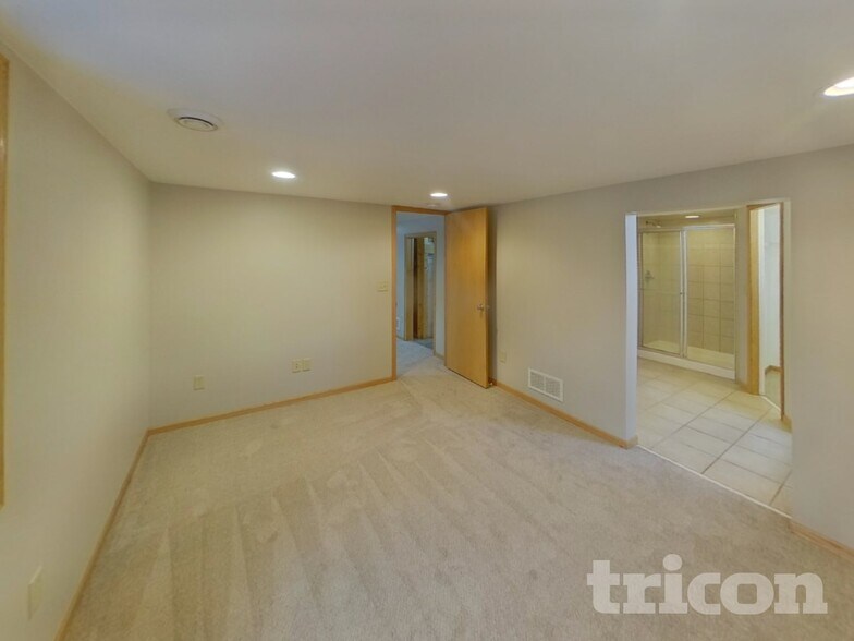 Building Photo - 6680 168th St W