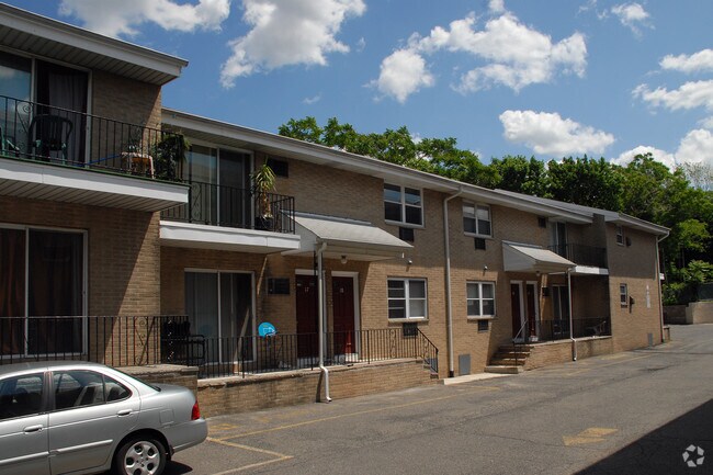 Building Photo - Lodi Manor