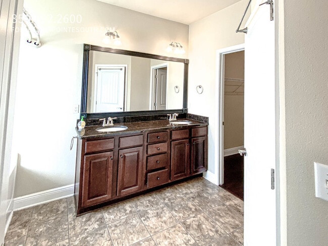 Building Photo - 609 Royal Troon Cir