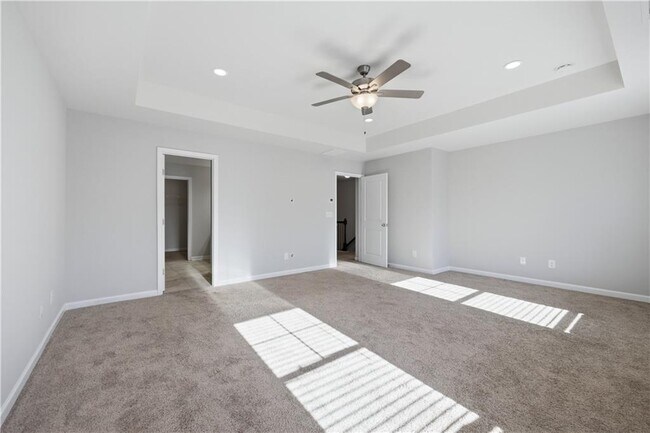 Building Photo - 327 Cashes Ct