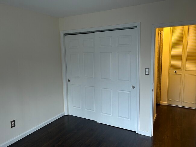 Building Photo - 57 Birchwood Rd