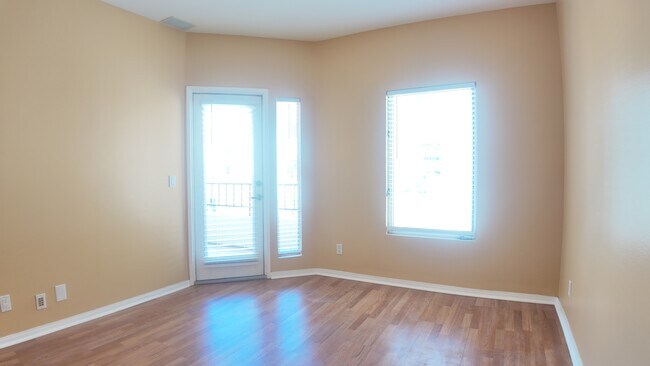 Building Photo - 655 Columbia St