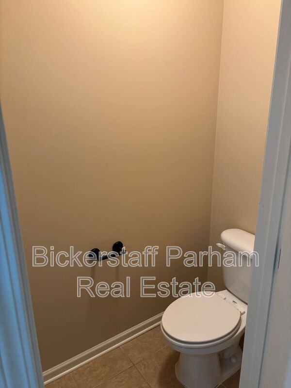 Building Photo - 5982 Ivy Ridge Dr