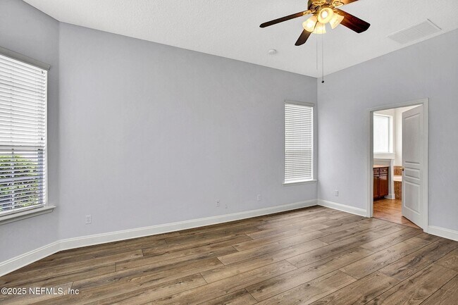 Building Photo - 1761 Highland View Dr