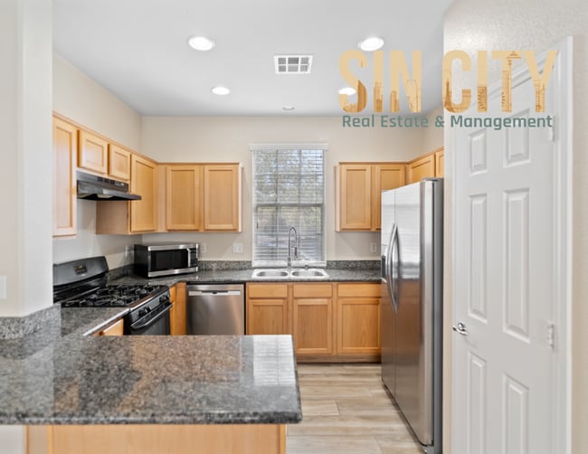 Building Photo - Beautiful 3-Bedroom, 2.5-Bath Two-Story Ho...