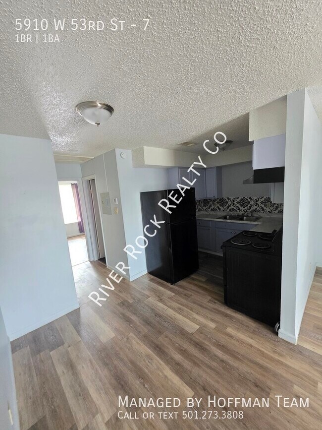 Building Photo - 5910 W 53rd St