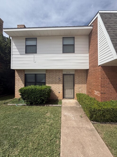 Building Photo - 2938 Gossett Dr