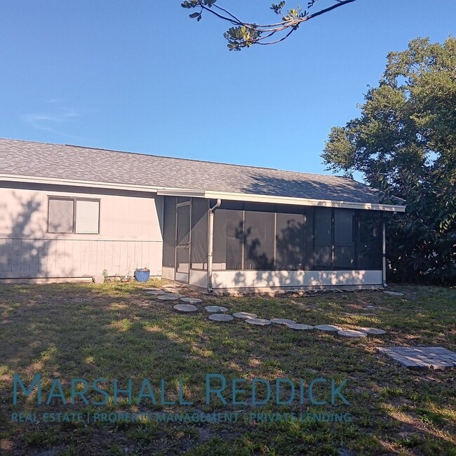 Building Photo - Charming 3 Bedroom 2 Bathroom Single Famil...