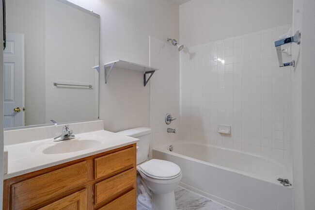 Building Photo - 103 Buttonwood Ct