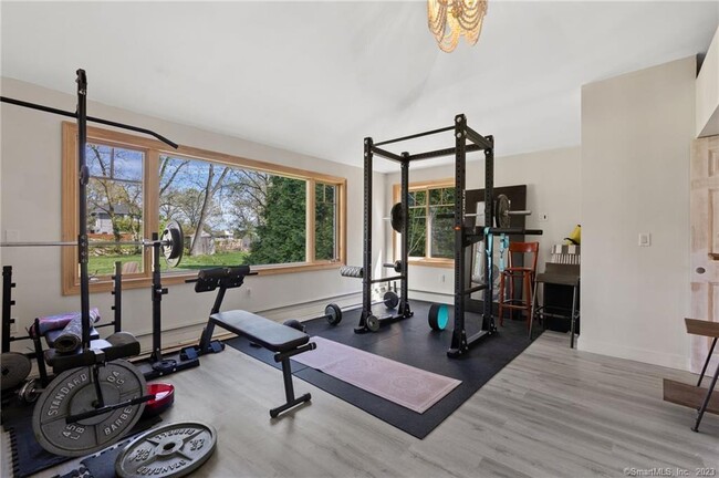 Building Photo - 80 Soundview Dr