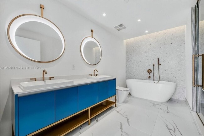 Building Photo - 2678 Tigertail Ave