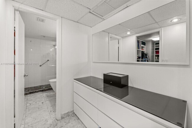 Building Photo - 5750 Collins Ave
