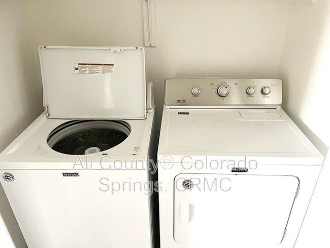 Building Photo - 610 Thimbleberry Point