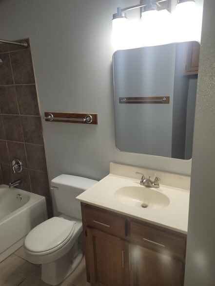 Building Photo - 1319 Pacheco Ct